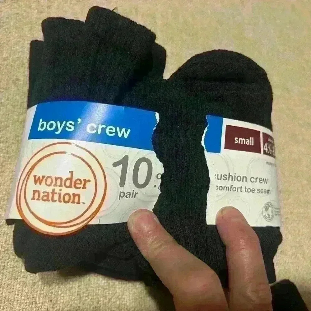 Brand New Socks Never Worn! Package of 10 Crew Socks by Wonder Nation A0026